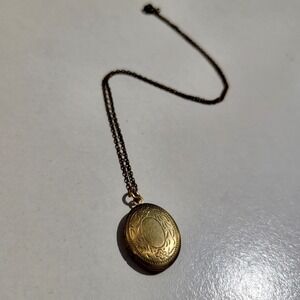 Vintage Oval Floral Etched Locket Necklace Gold Tone Brass Pendant Boho